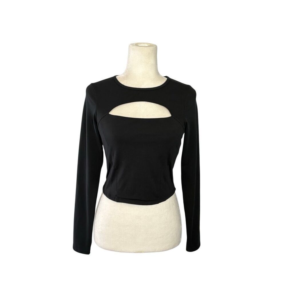 Gilly Hicks Recharge black cutout long sleeve crop top with built-in bra - M